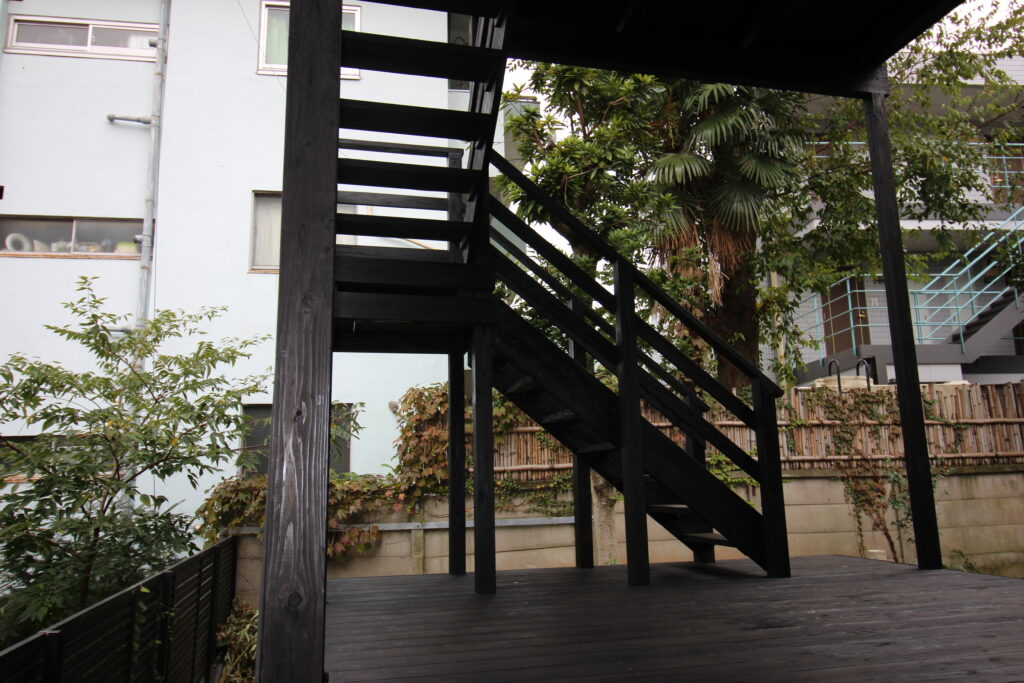 木製階段 踊り場 20年使える木製デッキ 横浜市青葉区