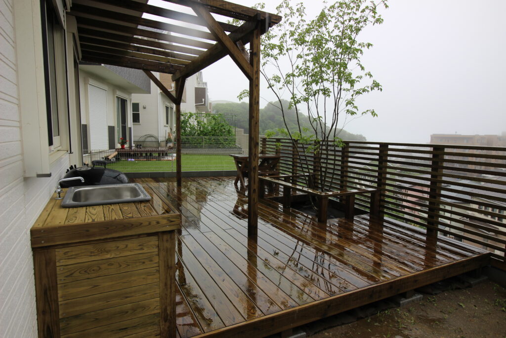 見晴らし　ベンチ　ガレージ水栓　ウッドデッキ　防腐防蟻処理　横浜市青葉区