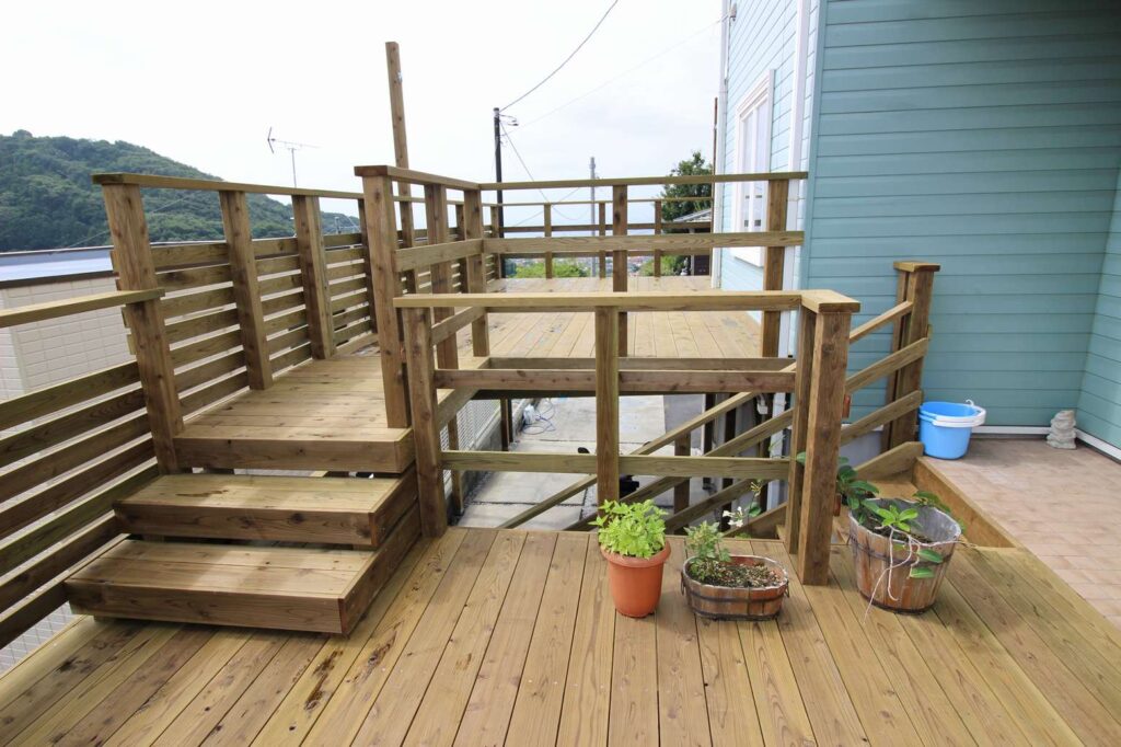 付加価値　ウッドデッキ　階段　ロングステップ　中郡二宮町