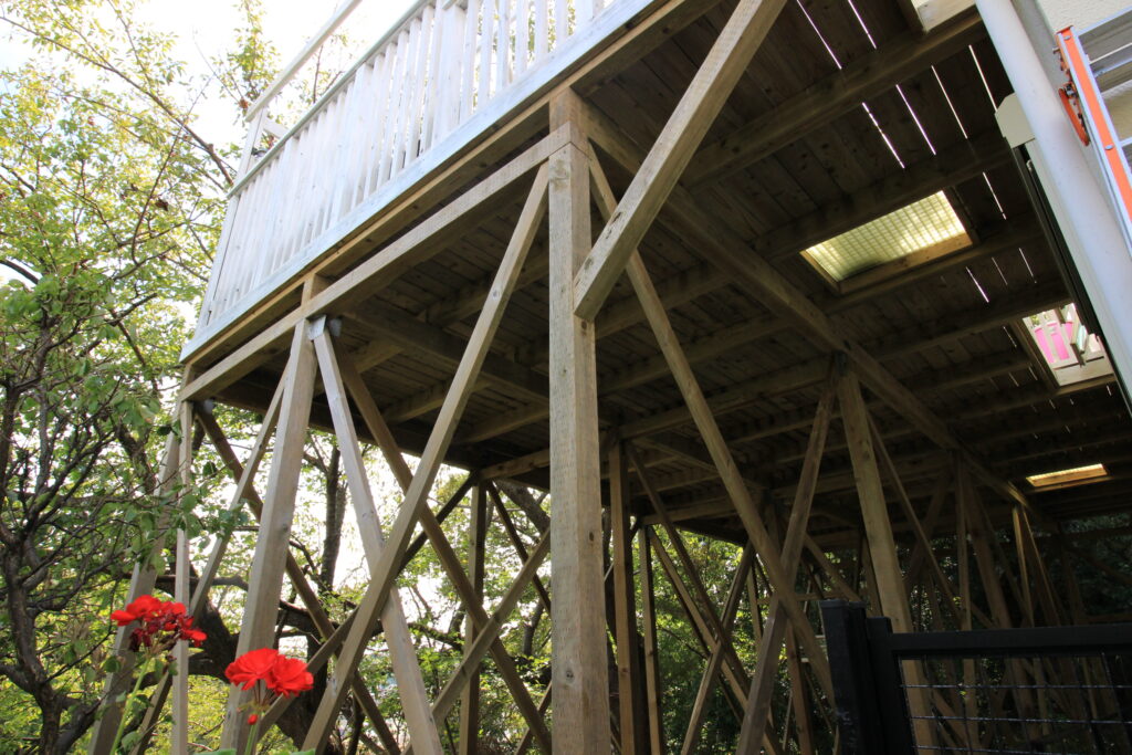 長持ち　斜面地バルコニー　構造部分　神奈川県鎌倉市