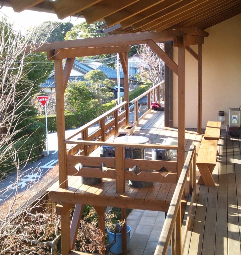 和風木製バルコニー 木更津 塗装無しでも腐りにくいデッキ