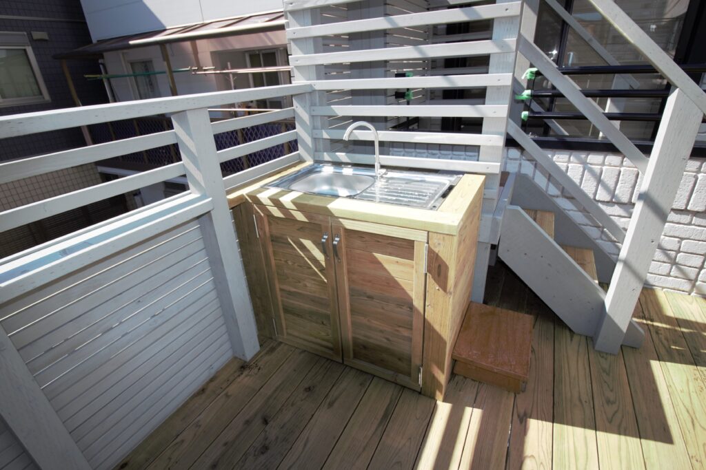 エルビーシステム　車庫上デッキの水回り