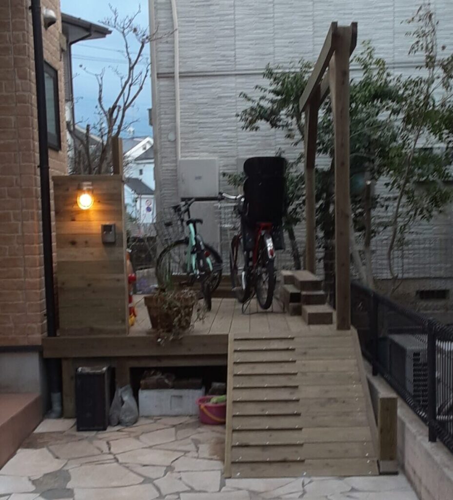 スロープデッキ　門扉　マリンランプ　木製自転車置き場　東村山市
