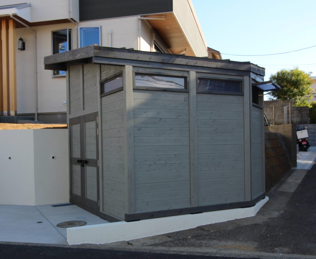 LBウッド製 窓付き小屋 屋根付き収納庫 趣味の部屋 横浜市青葉区 ベース 腐りにくい材木