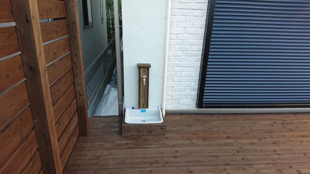 ウッドデッキ　水栓カバーを作る　自由な位置や高さ　フリー