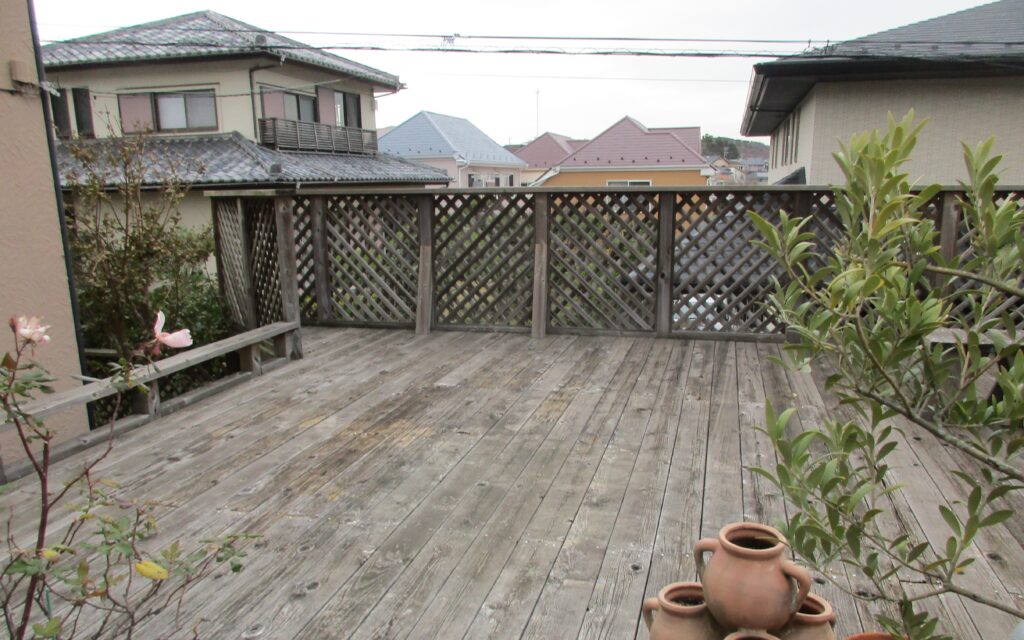 2台分　木製ガレージデッキ　時間経っても丈夫　神奈川県鎌倉市