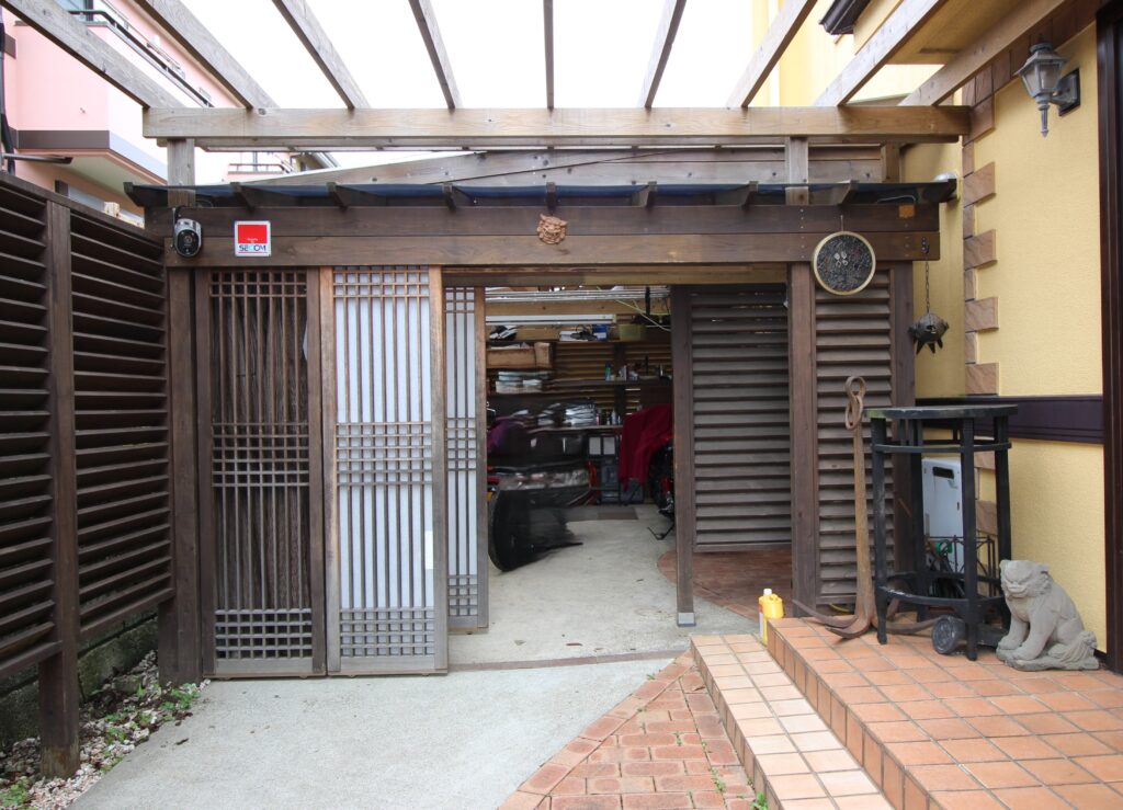 木製作業小屋入口古民具建具付き　防腐防蟻処理　加圧注入　天然木　調布市