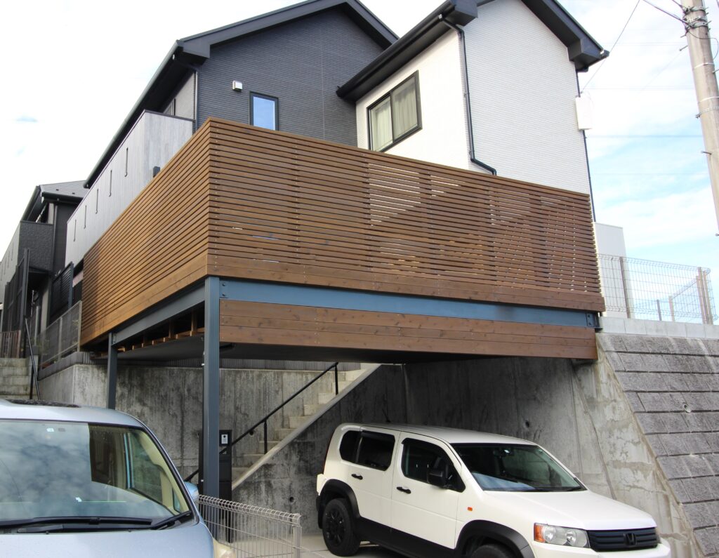 鉄骨併用車庫上デッキ。塗装付き。町田市