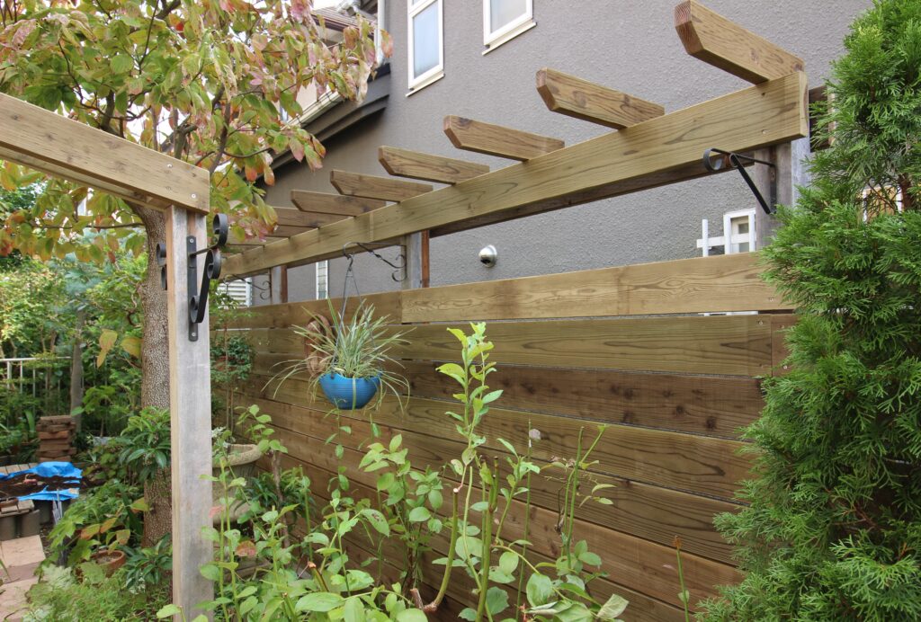 国産杉に長持ち加工 ウッドフェンス 庭のあくせさりー