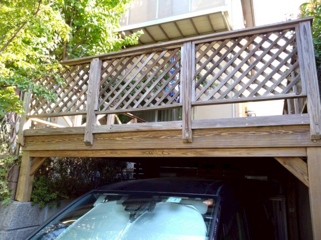 束が腐った車庫上デッキ
