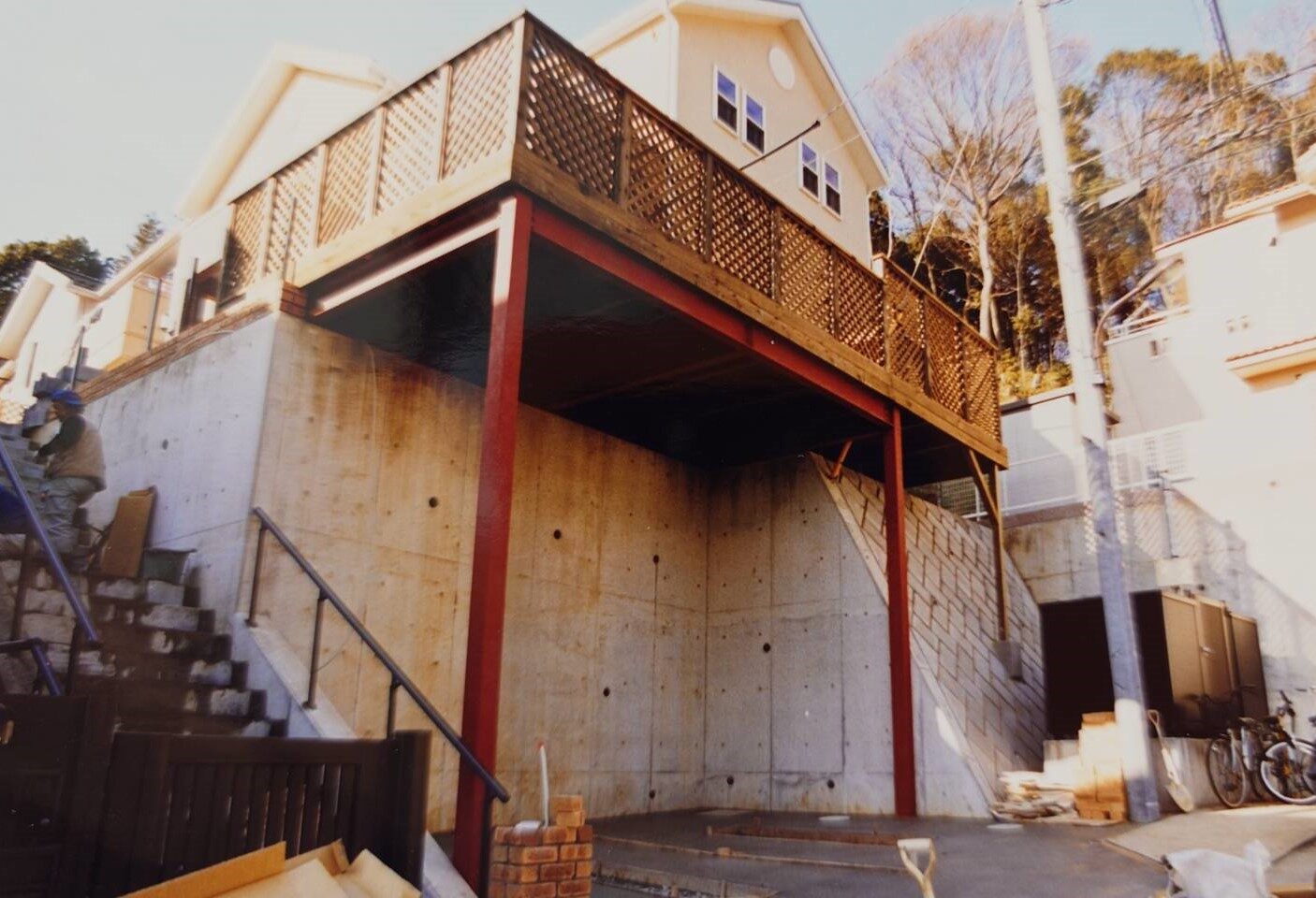 擁壁ウッドデッキ、町田市