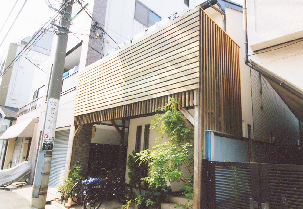 東京都台東区W様邸 後々の補修をしやすいような施工方法。桟が楽しいアクセント