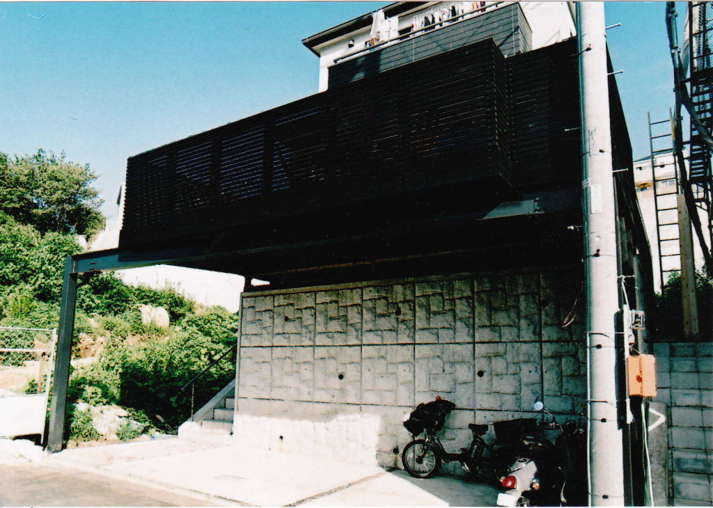 神奈川県川崎市F様邸 カーポート上に作った広いオイルステイン塗装のデッキ