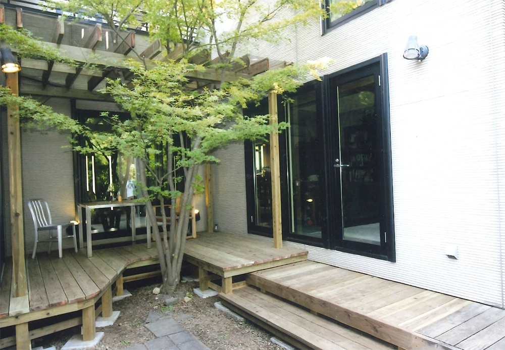 No.375　エルビーニュース　東京都ウッドデッキ（パーゴラ）施工　無料相談・見積もり